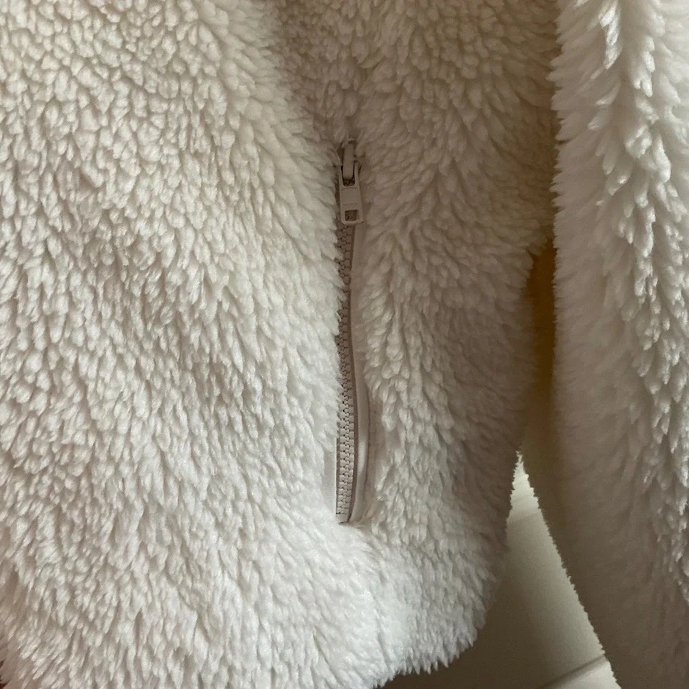 ALO Yoga White LA Cropped Sherpa Fleece Full Zip Hooded Jacket - XS Winter Warm